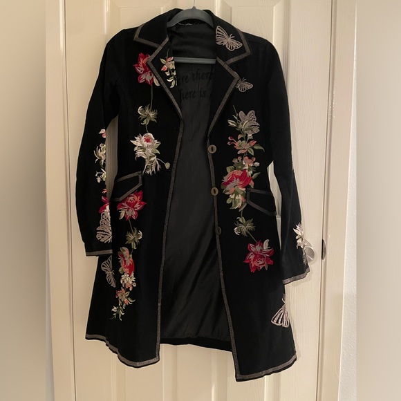 Jacket - Picture 4 of 10